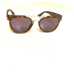 Quay Australia tortoise sunglasses